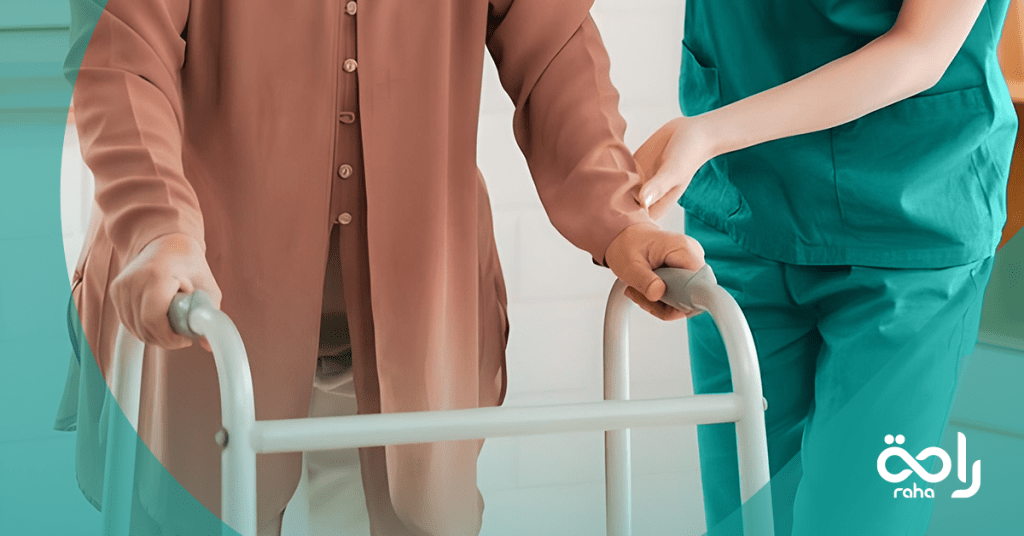 كيف تحصل على أفضل خدمة ممرضة منزلية بالشهر في الدمام لرعاية المسنين 